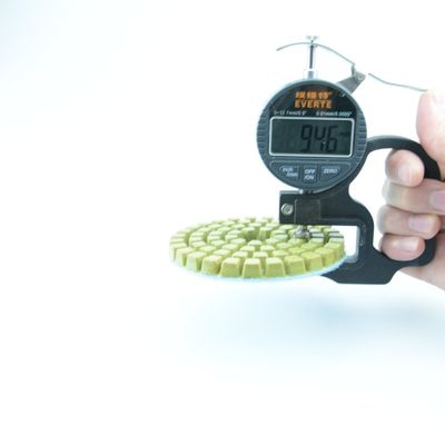 0.740kg Xinrui Diamond Polishing Pad per la lucidatura del calcestruzzo 50 100 200 400 800 1500 3000